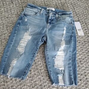 GUESS LIGHT BLUE DISTRESSED BERMUDA JEANS 25